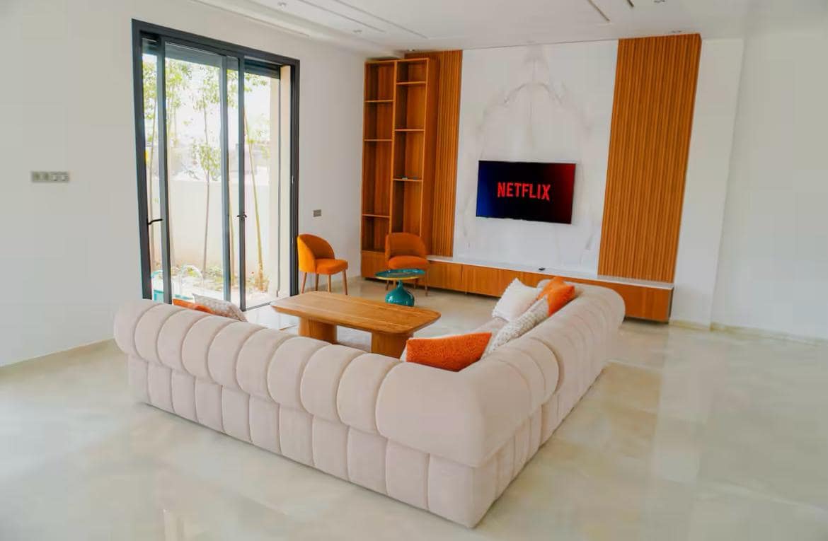 3301c839-5958-4174-b360-0be94acb561c 2