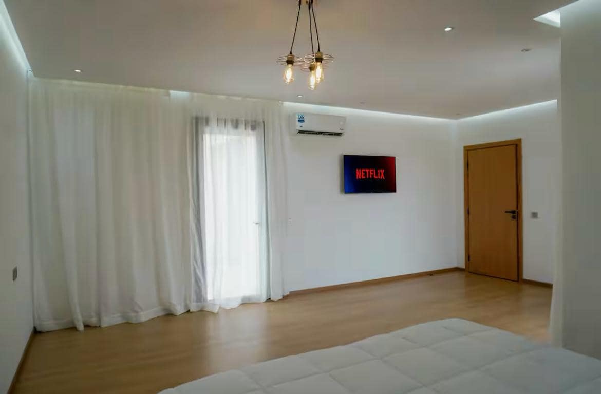 d70a099e-e9e9-4d42-b61e-85265802ccf8 2