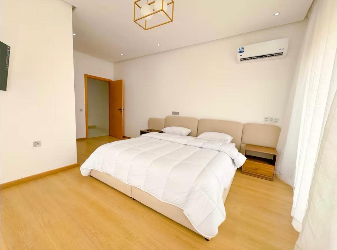 1b39975f-fa6c-4b9a-8b48-4a028819ddc1