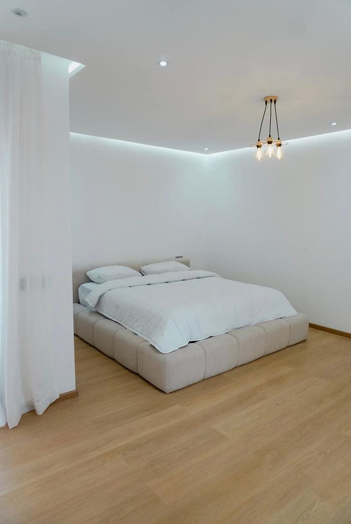 f5eb40eb-61e6-49c8-8e53-5f18301906b3 2